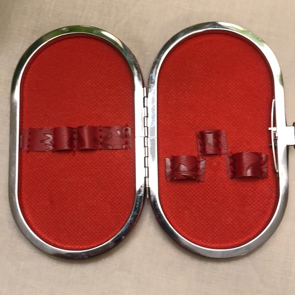 TRAVEL MANICURE SET - 7 pc + padded red leather case TRAVEL WORLD CITIES - #014 - Picture 5 of 5